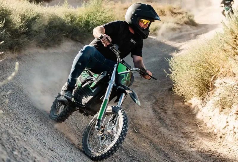 kid riding electric dirt bike for kids